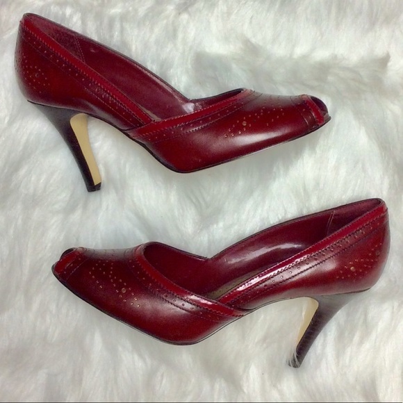Franco Sarto Shoes - size 9M  Franco Sarto Leather Peek Toe Vintage